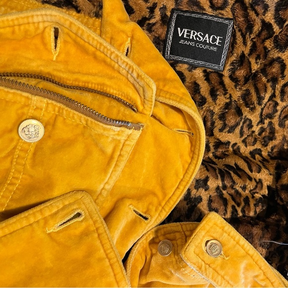 VERSACE • RARE VINTAGE YELLOW VELVET & LEOPARD MEDUSA JACKET - Picture 6 of 9